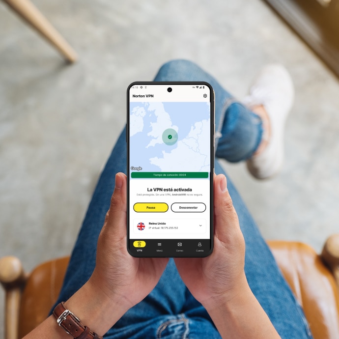 Teléfono con “VPN activada” en pantalla